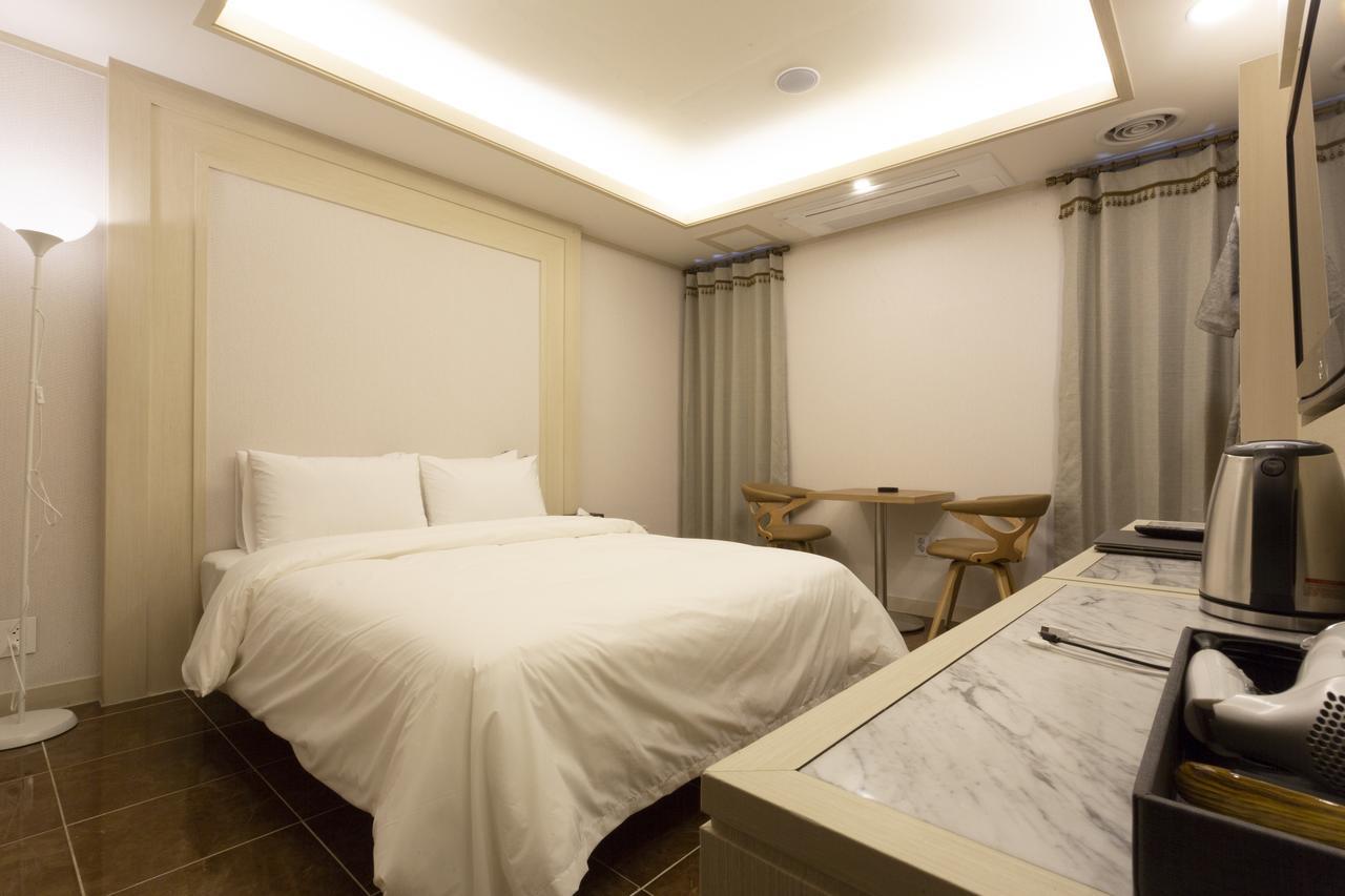 Hotel Tirol Сеул Экстерьер фото